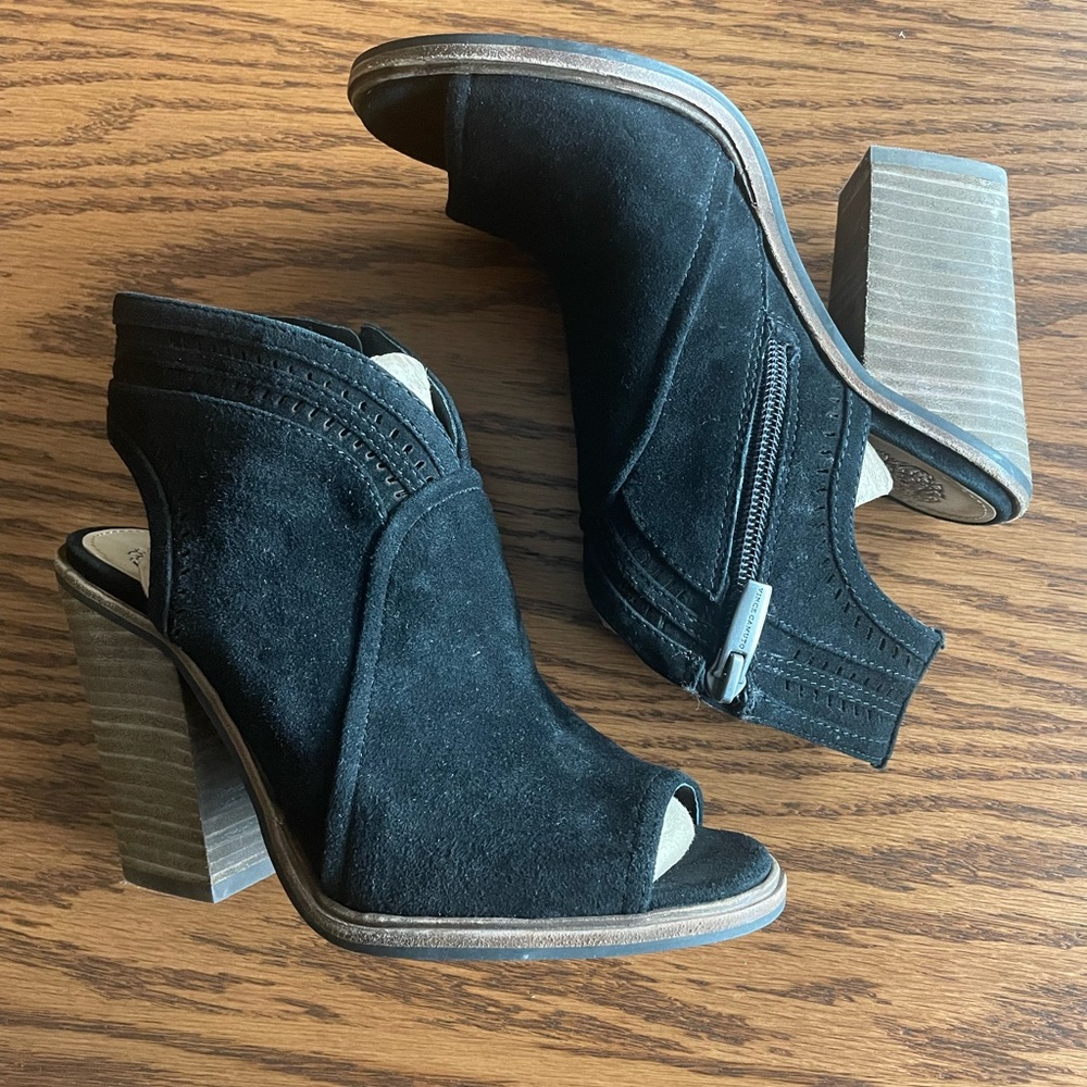 Vince Camuto Black Suede Peep Toe Sandals Size 5